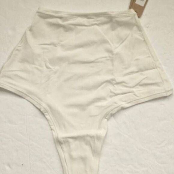 2 pair SKIMS HI CUT PANTY NWT - Picture 2 of 8